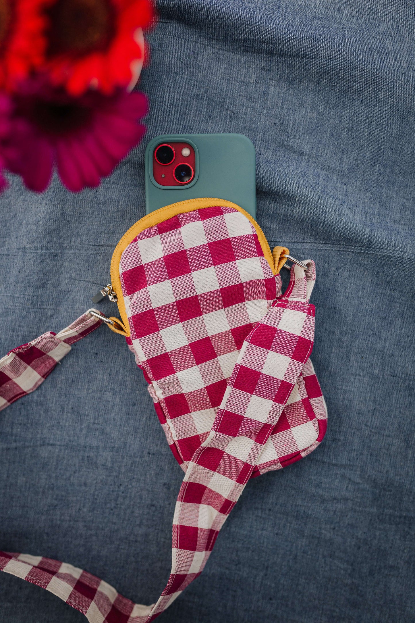 Torebka na telefon | Gingham | Red Plum
