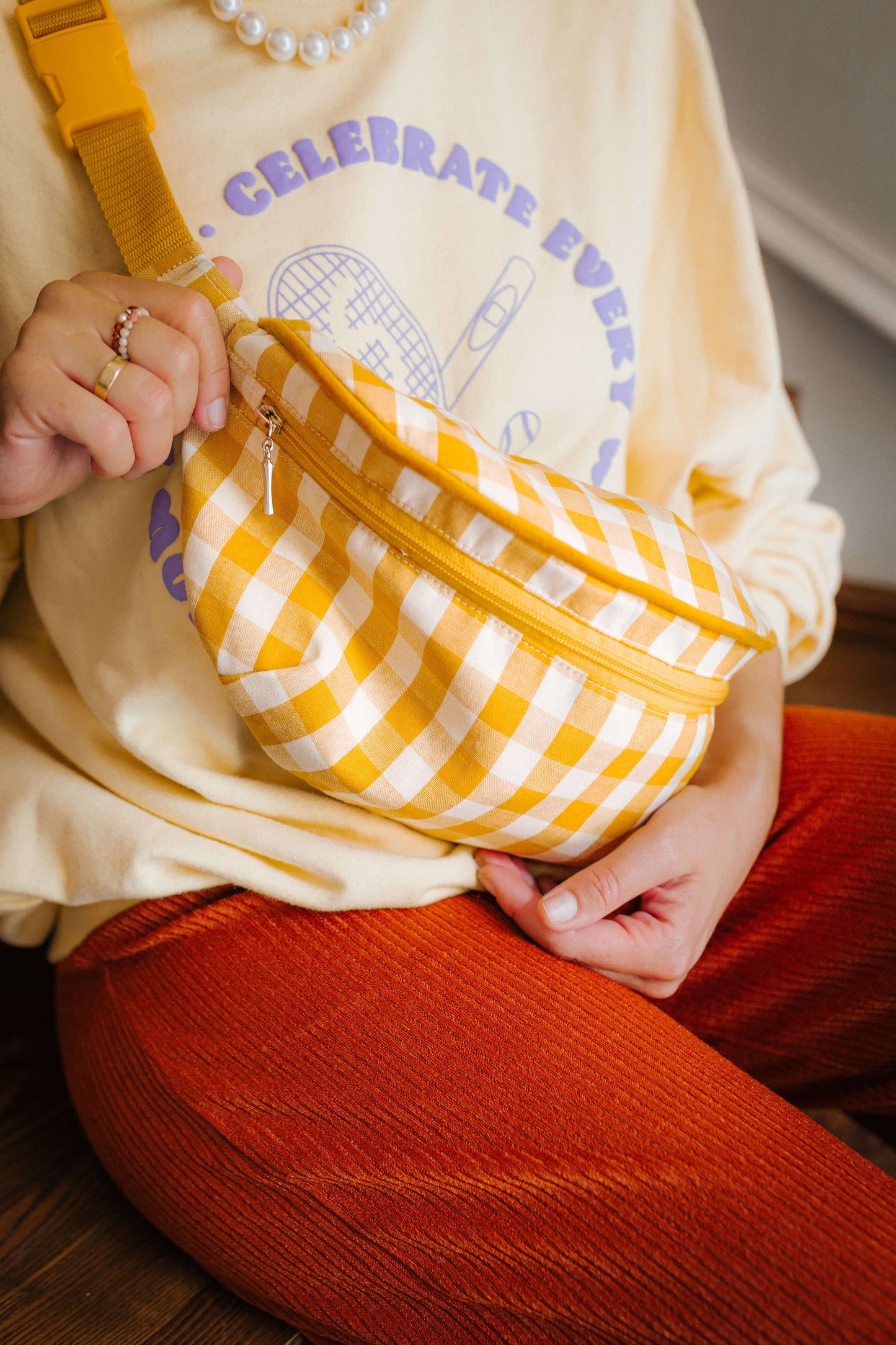 Saszetka nerka fanny pack od bettys home w kolorze żółtym sunflower g