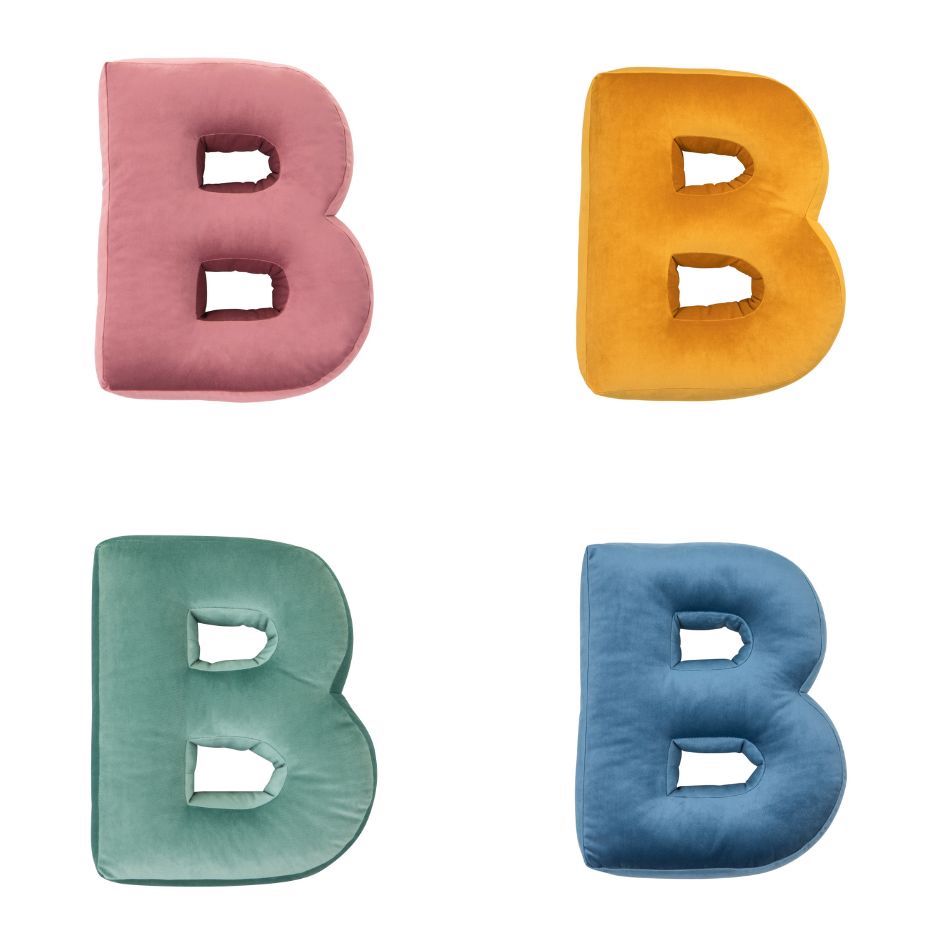Poduszki literki welurowe B od Bettys Home w czterech kolorach 