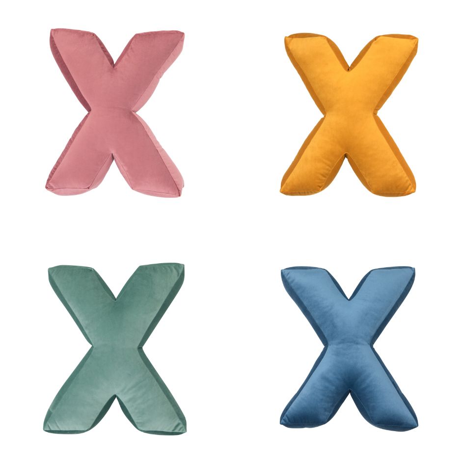 Poduszka literka welurowa X od Bettys Home cztery kolory