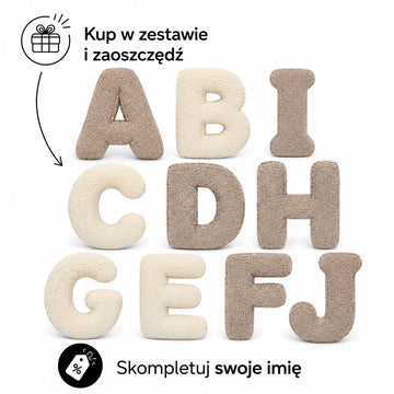 Poduszki Literki boucle od Bettys home na białym tle  e