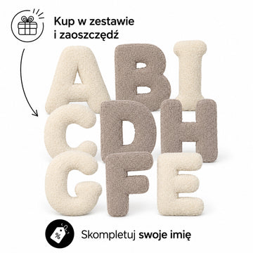 Poduszki Literki boucle od Bettys home na białym tle  a